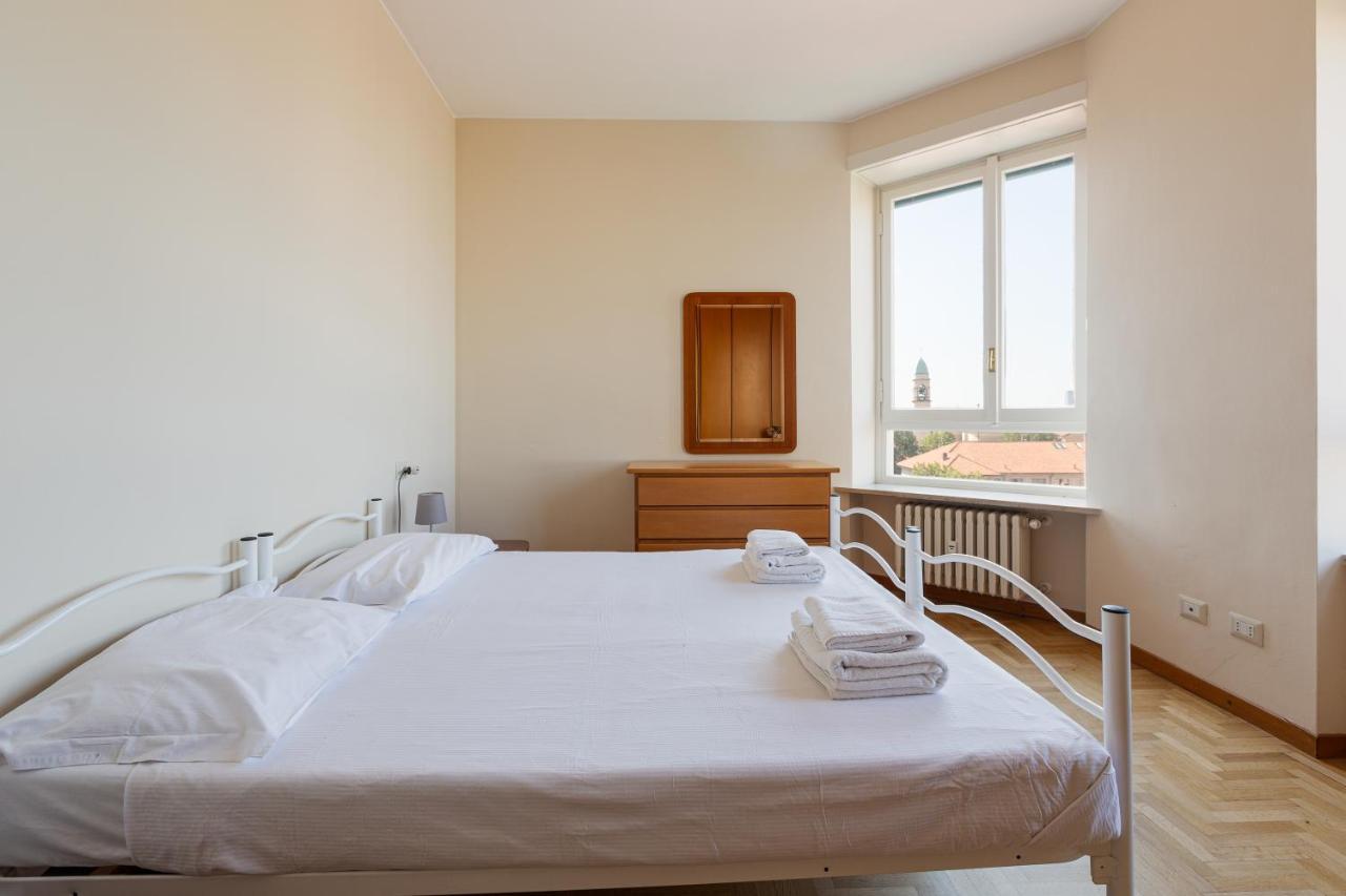 Milano - Roomy Apartment 300 M From M3 Affori Fn! エクステリア 写真
