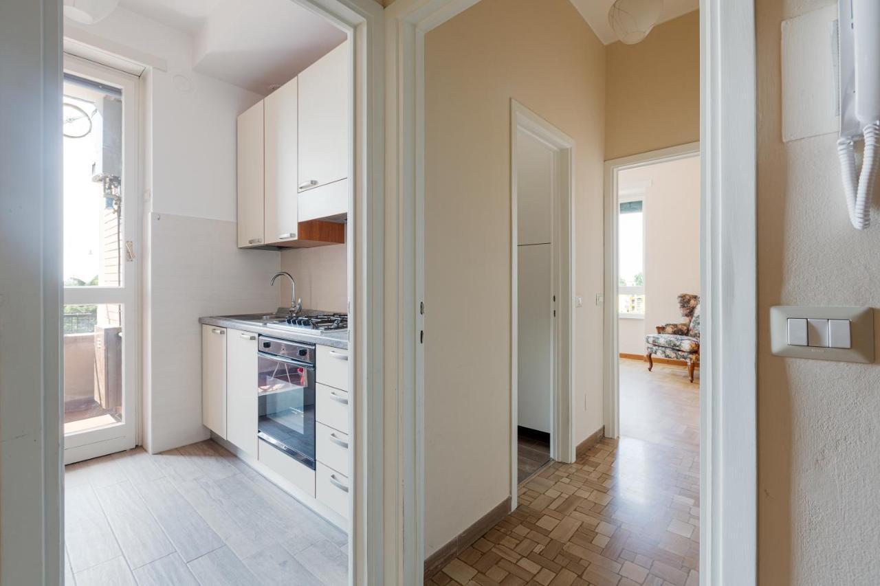 Milano - Roomy Apartment 300 M From M3 Affori Fn! エクステリア 写真