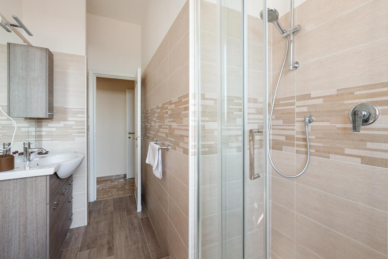 Milano - Roomy Apartment 300 M From M3 Affori Fn! エクステリア 写真